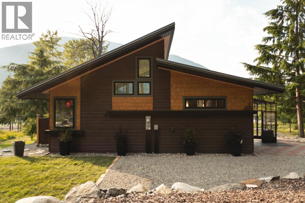  179 KOOTENAY LAKE Road, Procter