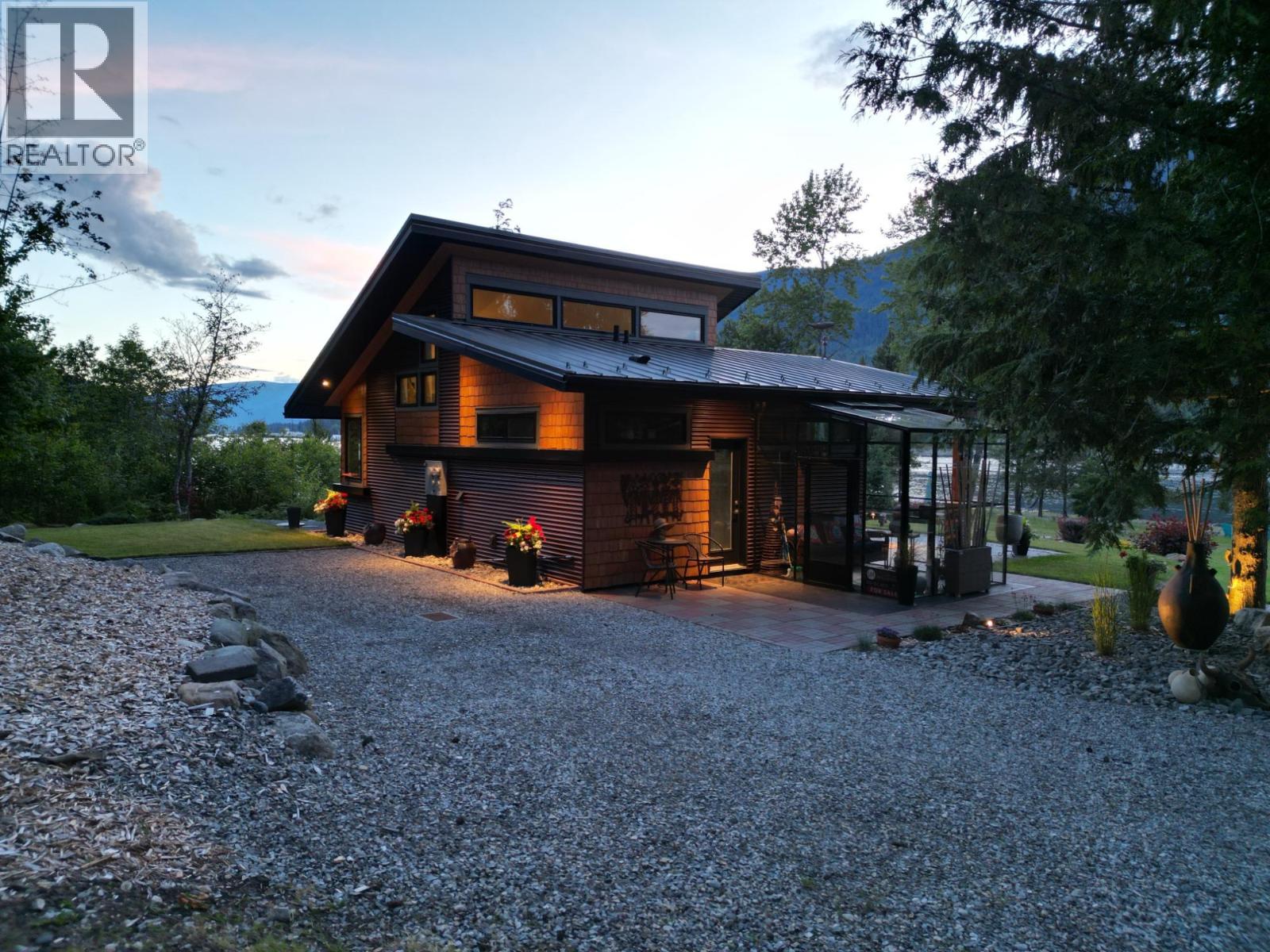  179 KOOTENAY LAKE Road, Procter