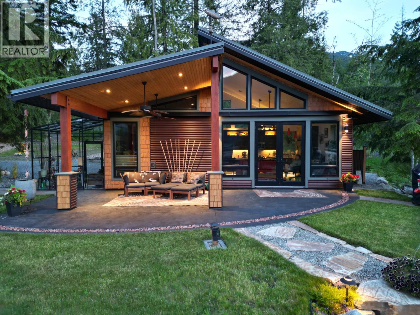  179 KOOTENAY LAKE Road, Procter