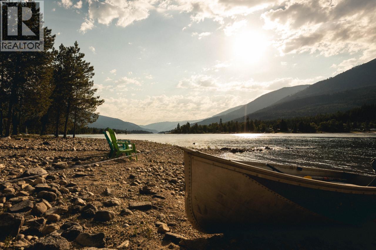  179 KOOTENAY LAKE Road, Procter