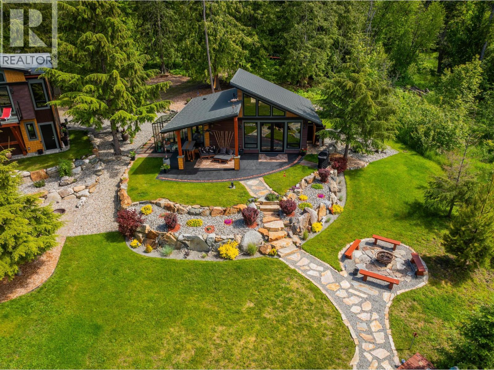  179 KOOTENAY LAKE Road, Procter