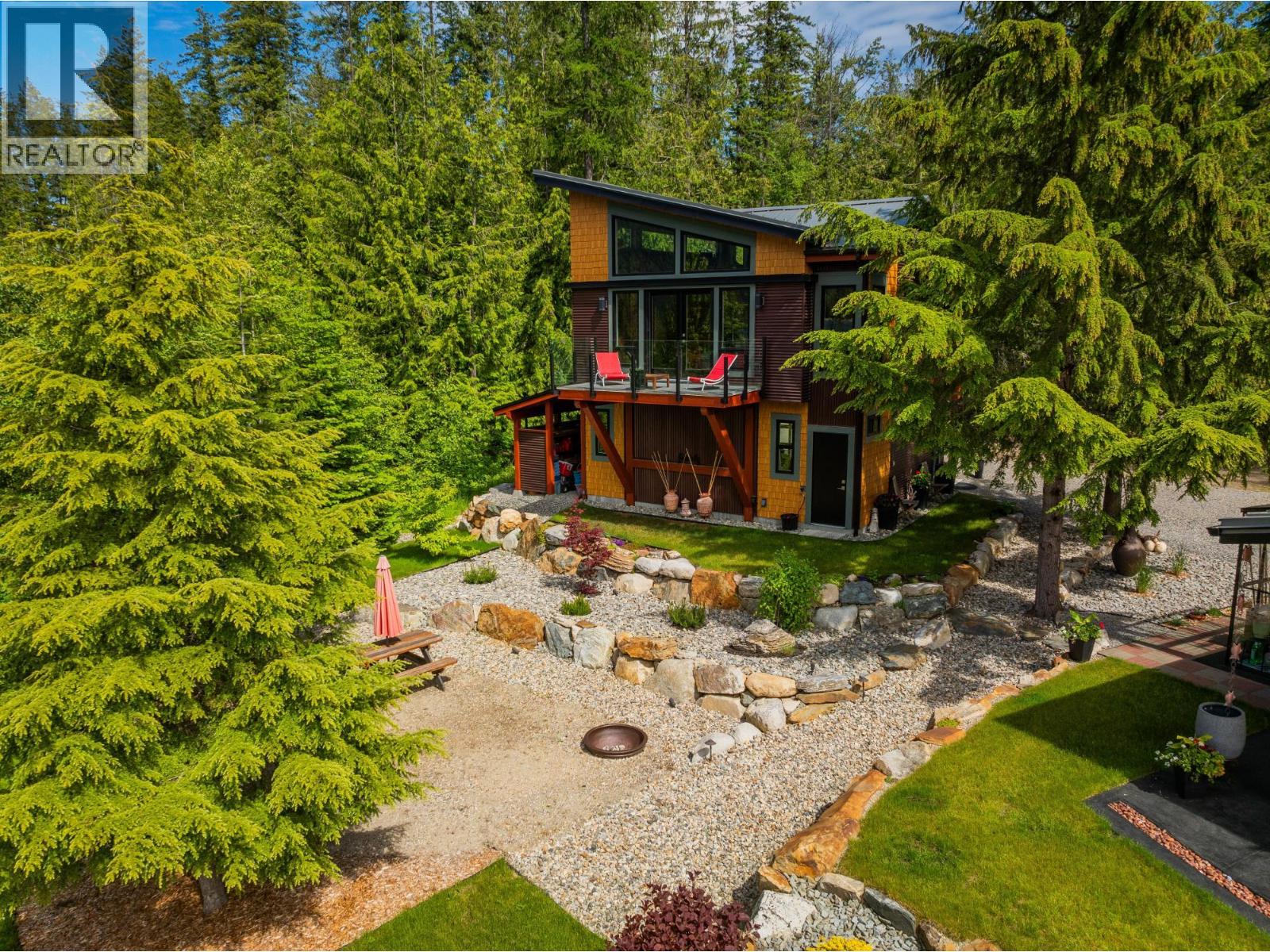  179 KOOTENAY LAKE Road, Procter