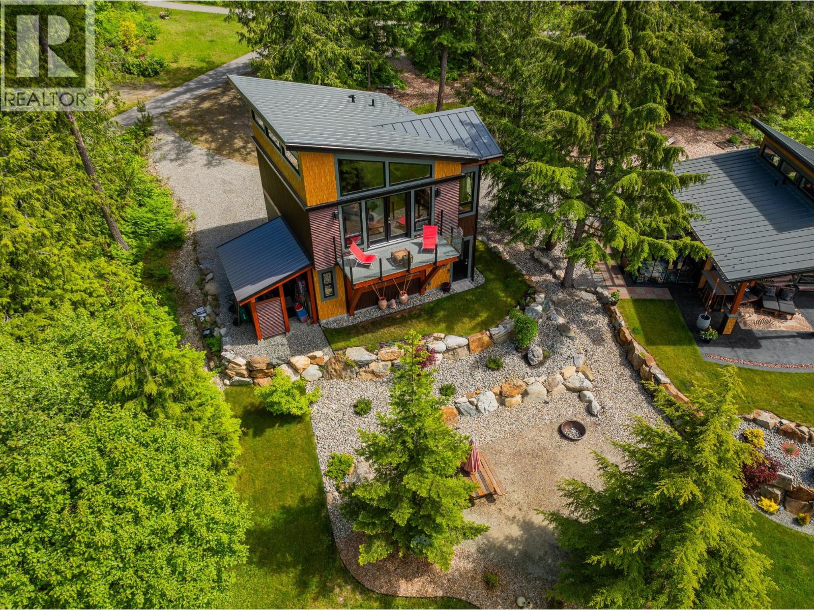  179 KOOTENAY LAKE Road, Procter