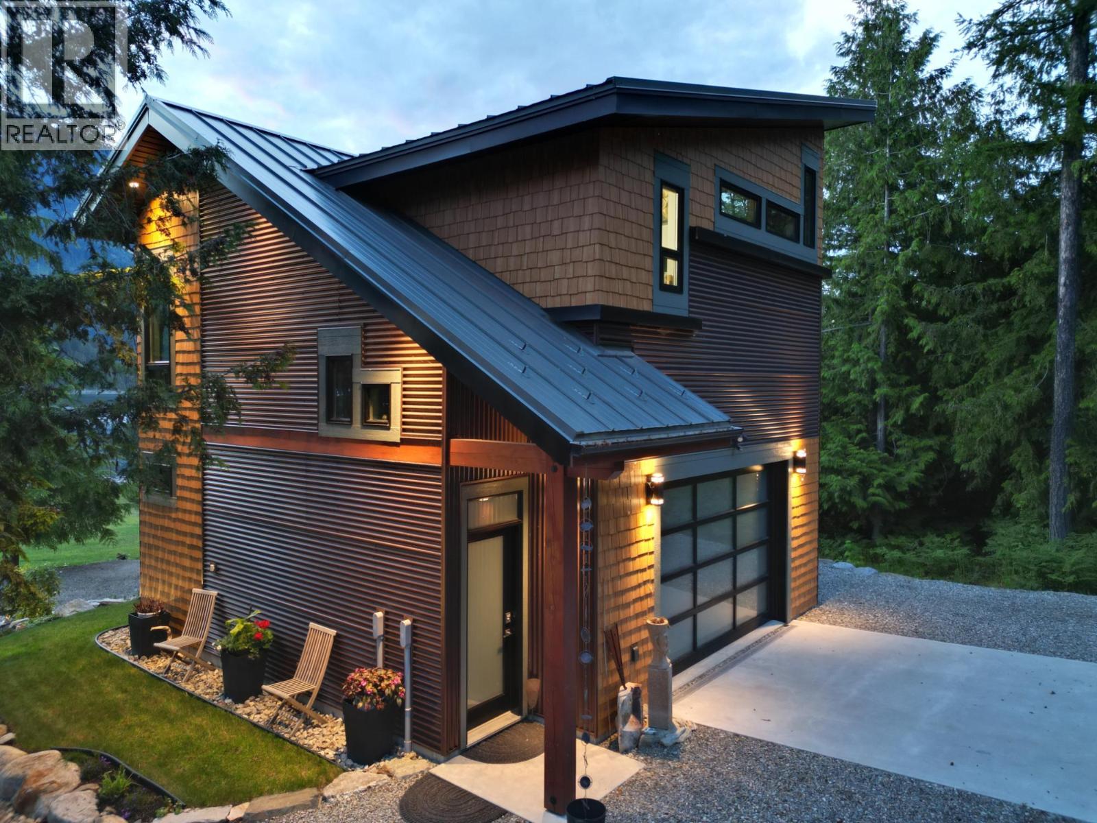  179 KOOTENAY LAKE Road, Procter