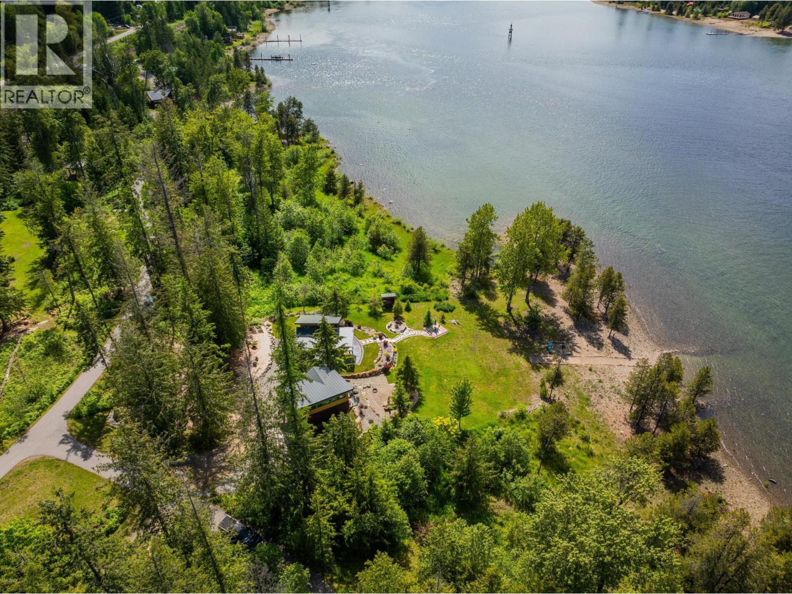  179 KOOTENAY LAKE Road, Procter