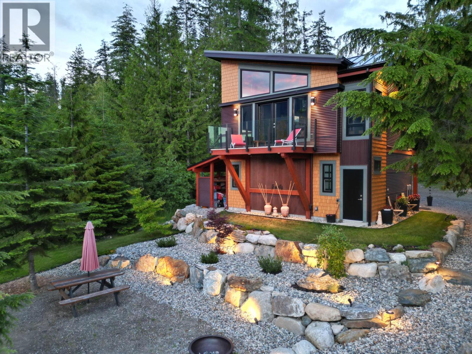  179 KOOTENAY LAKE Road, Procter