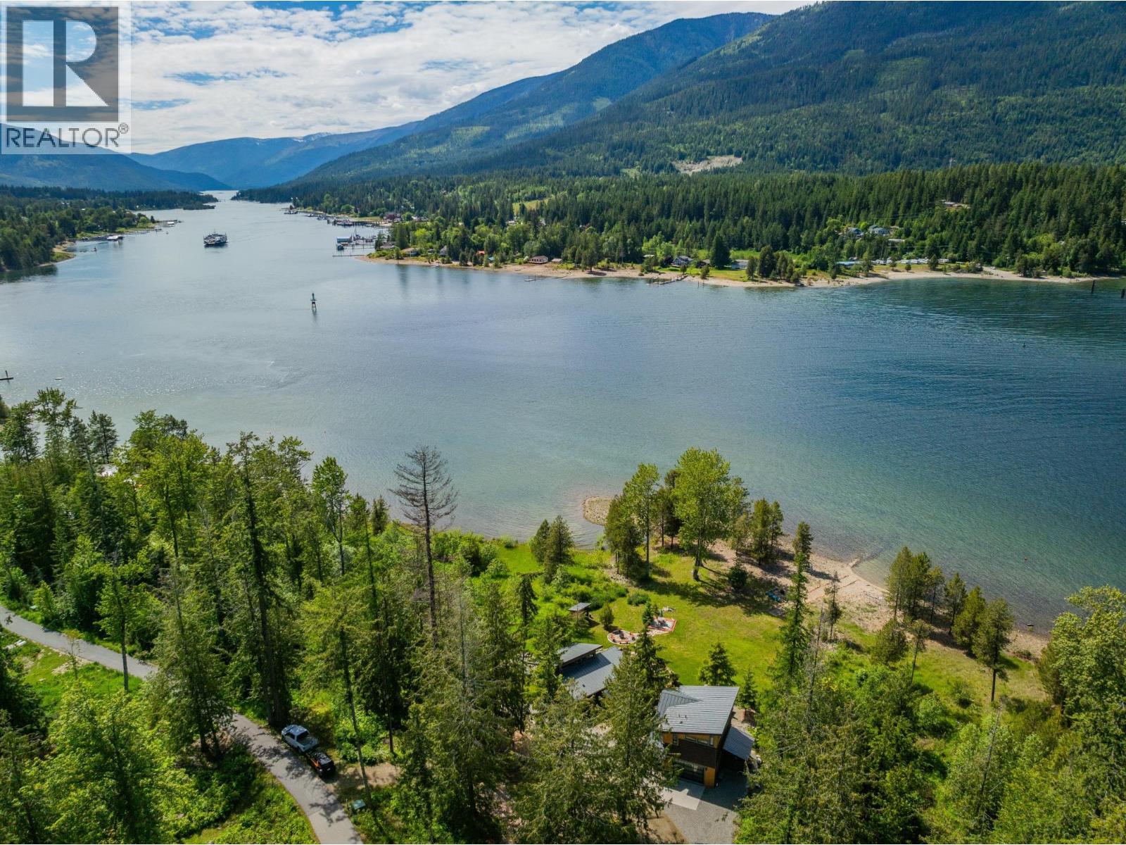  179 KOOTENAY LAKE Road, Procter