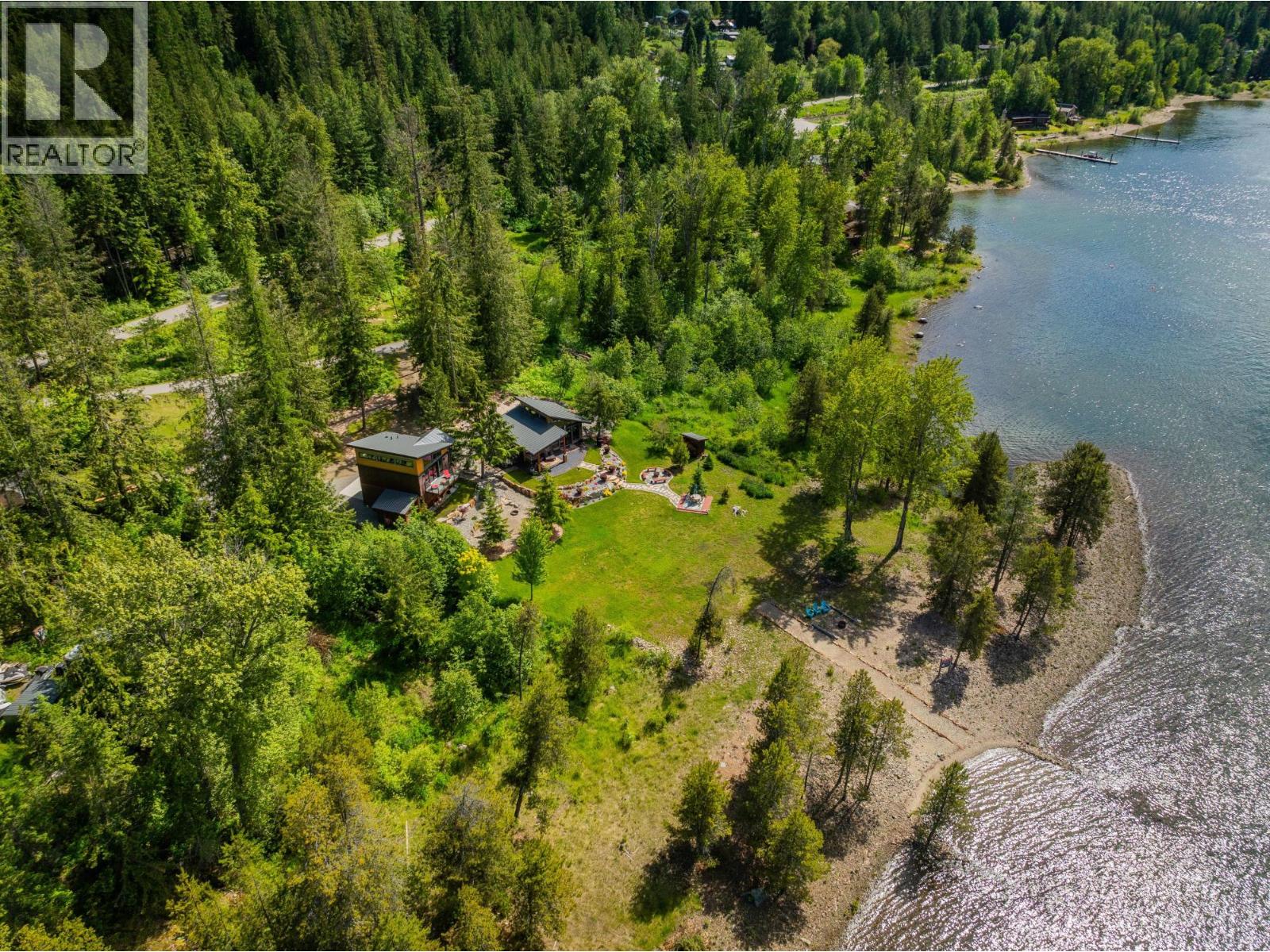  179 KOOTENAY LAKE Road, Procter