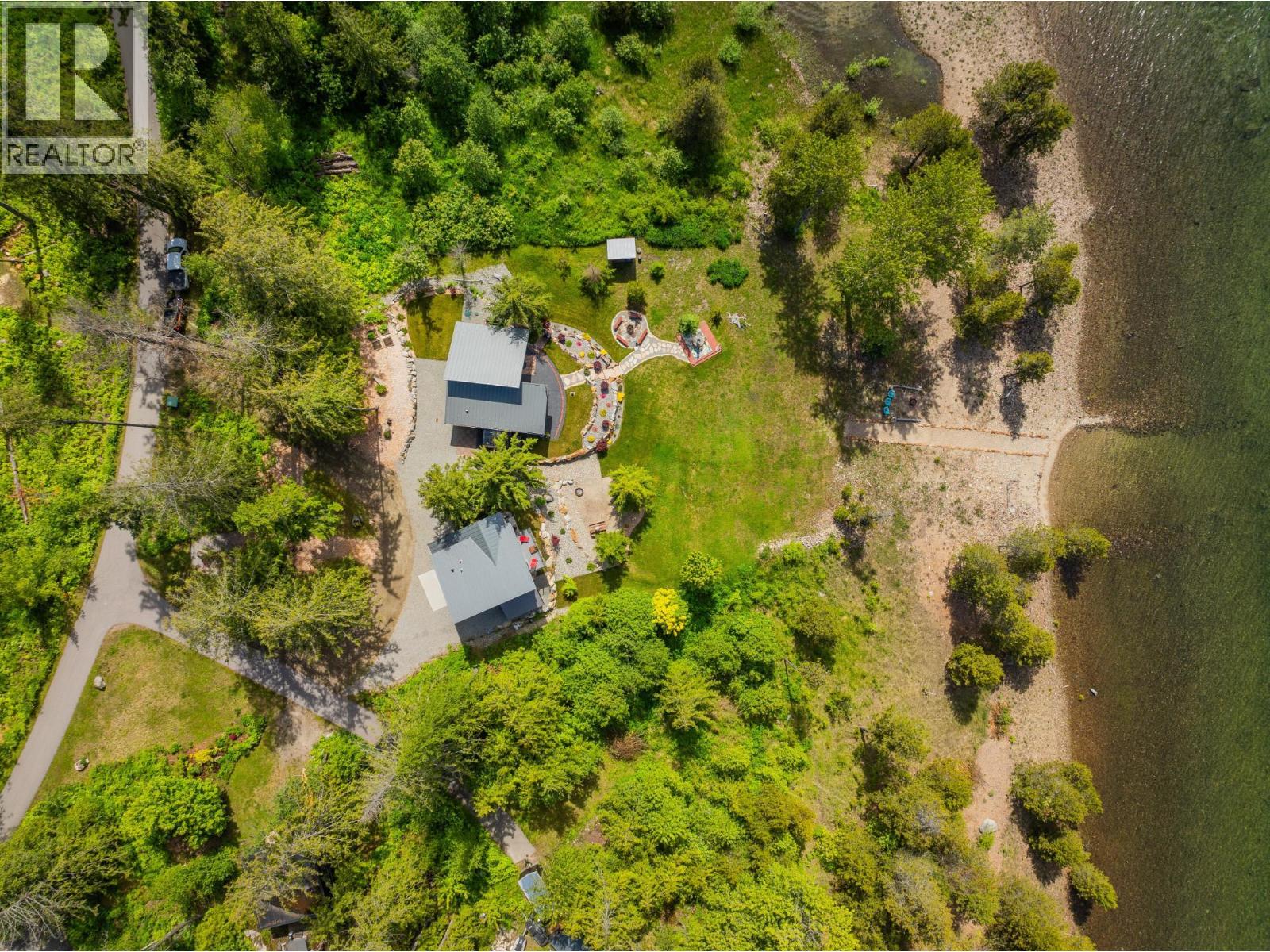  179 KOOTENAY LAKE Road, Procter