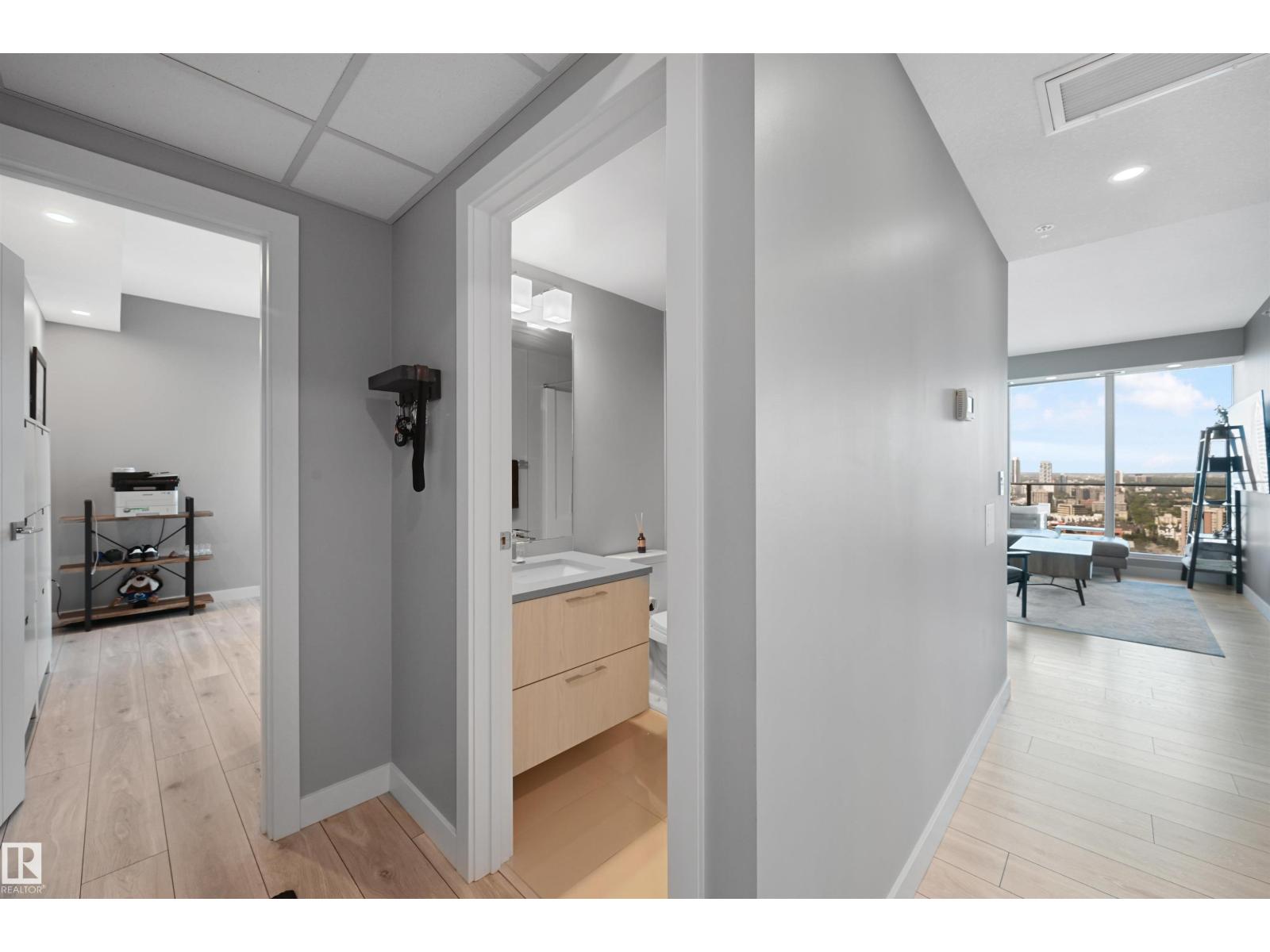 #2701 10180 103 ST NW - 17