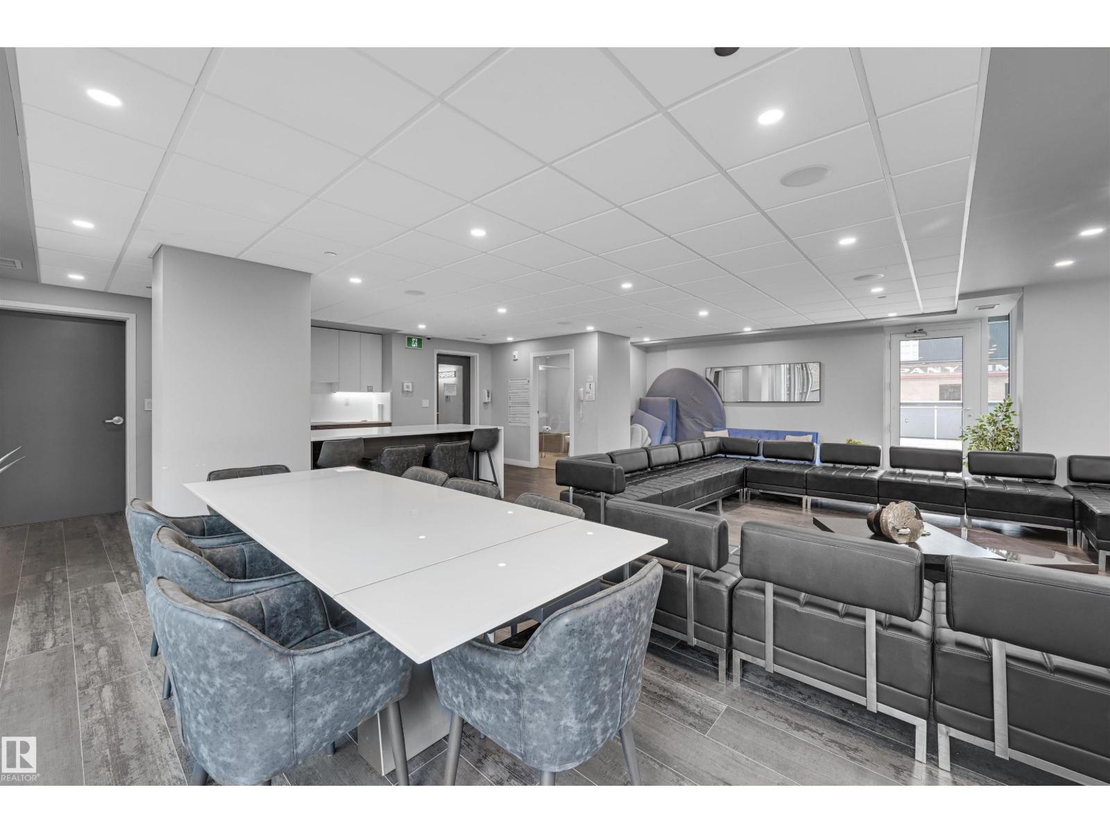 #2701 10180 103 ST NW - 24