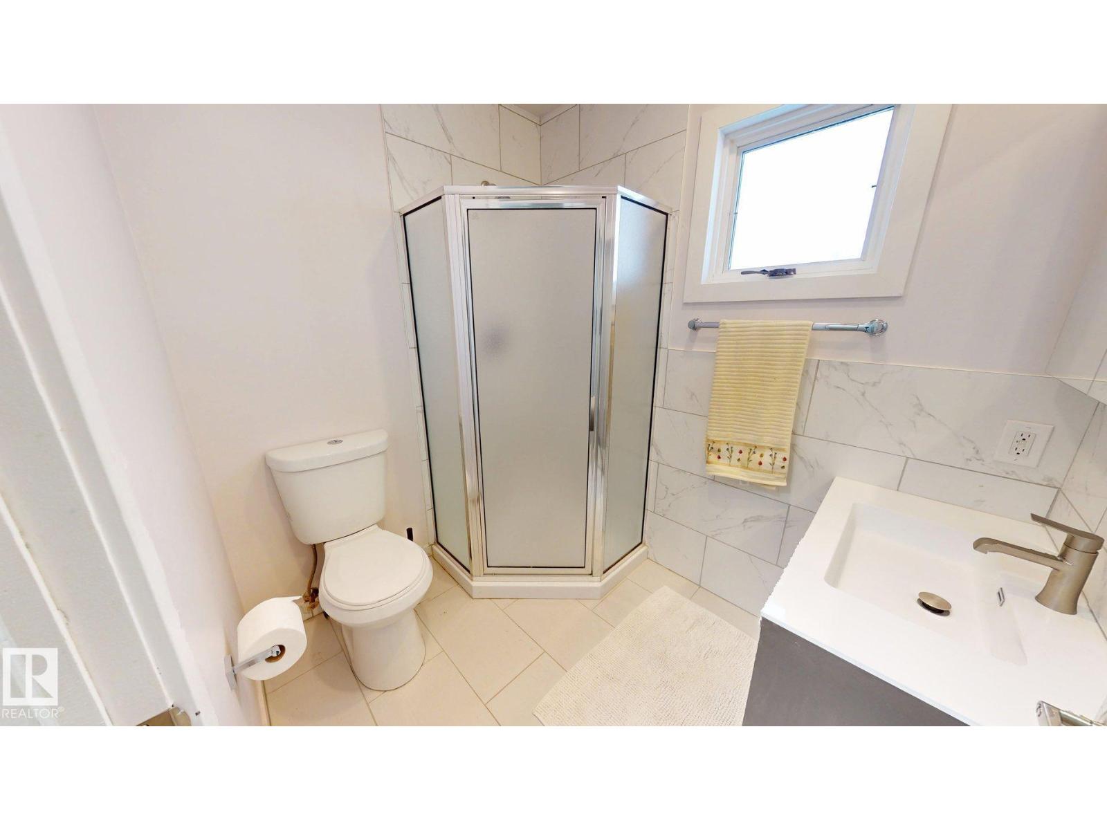 9733 184 ST NW, Edmonton