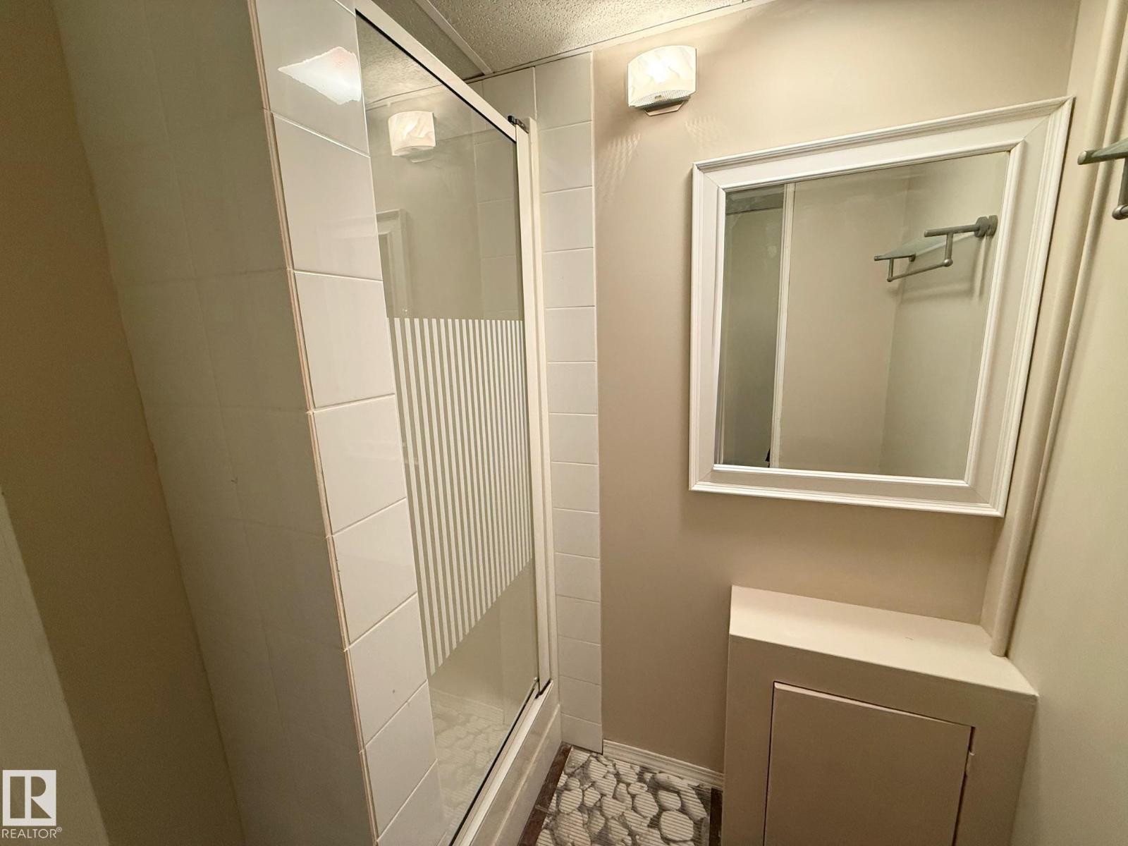 9733 184 ST NW, Edmonton