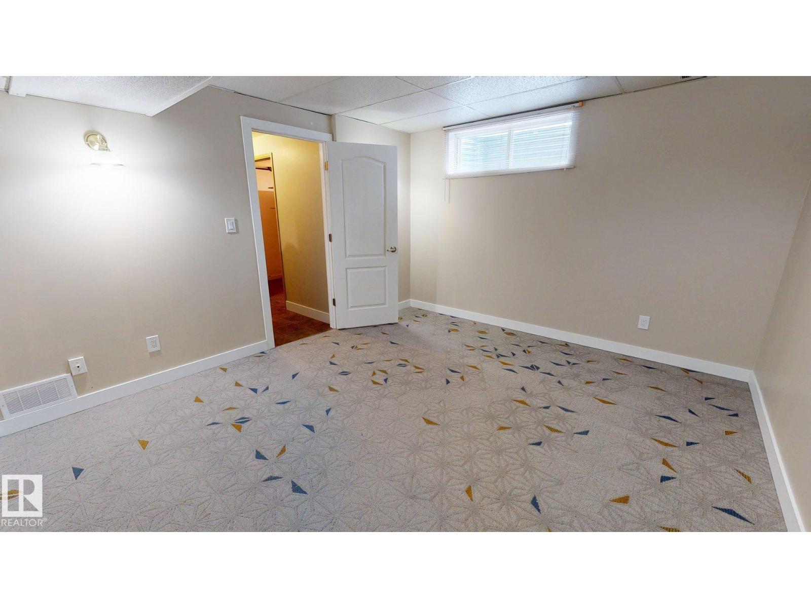 9733 184 ST NW, Edmonton