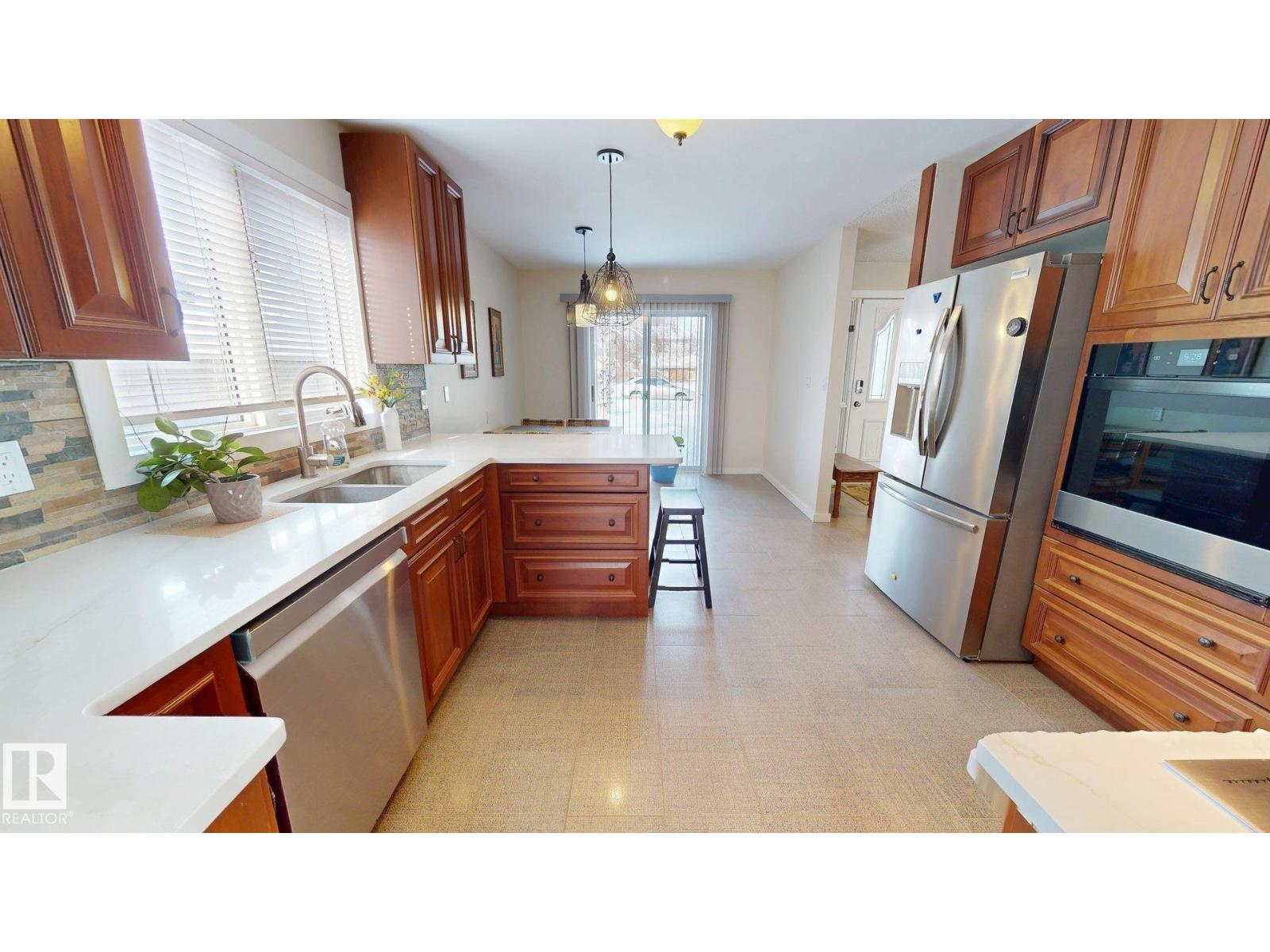 9733 184 ST NW, Edmonton