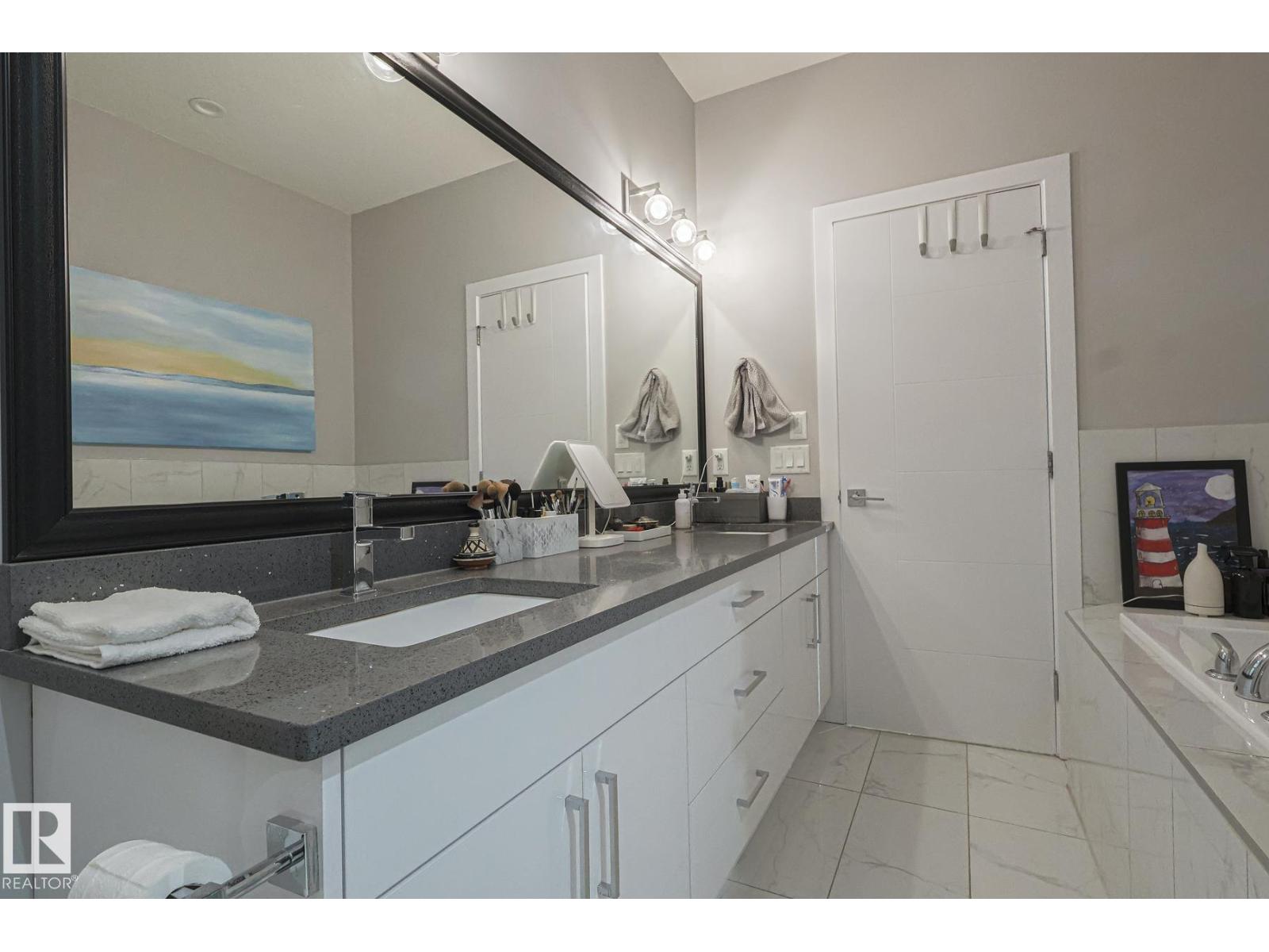 10824 63 AV NW, Edmonton