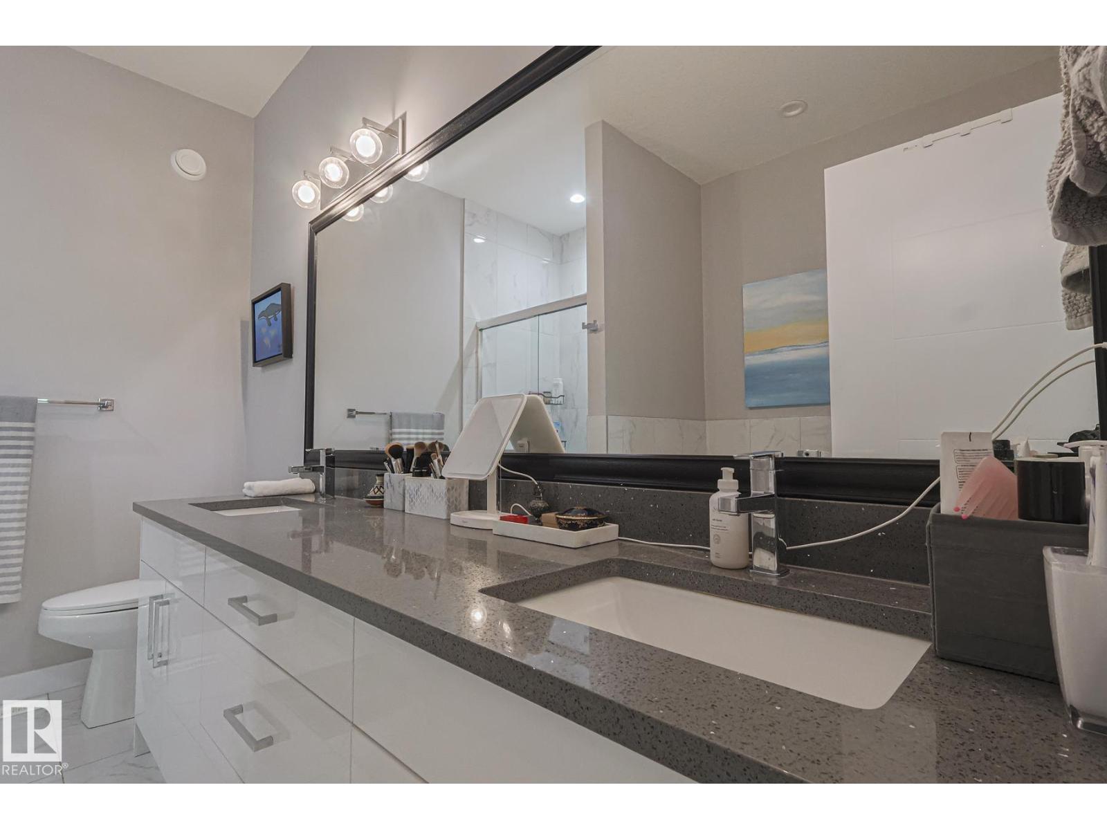 10824 63 AV NW, Edmonton