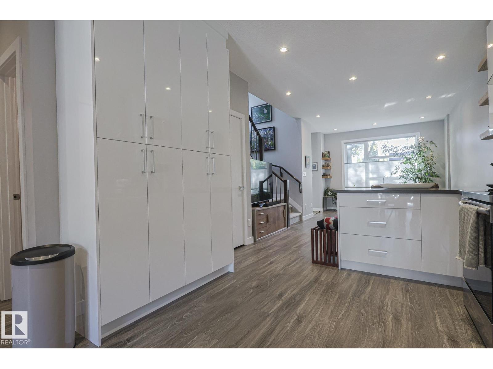 10824 63 AV NW, Edmonton