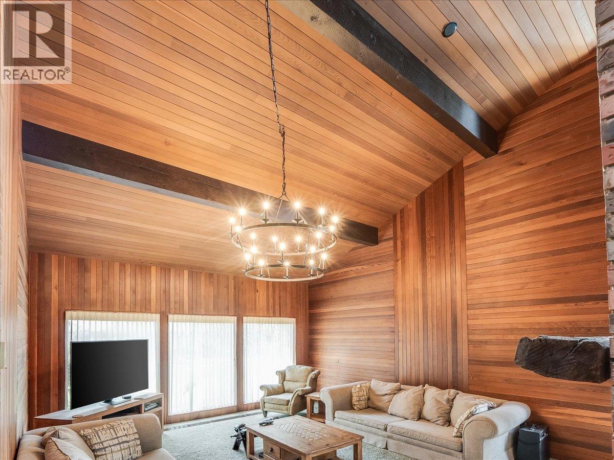  2827 Evin Road, Slocan Park