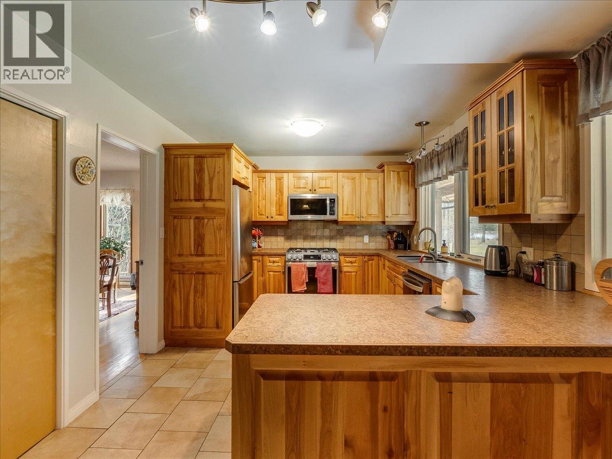  2827 Evin Road, Slocan Park