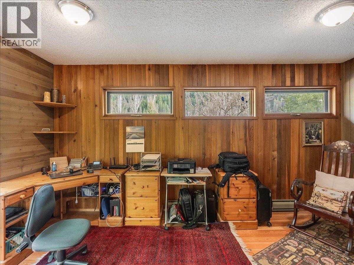  2827 Evin Road, Slocan Park