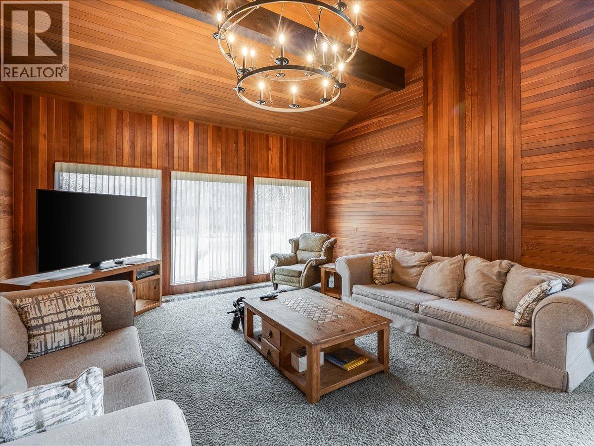  2827 Evin Road, Slocan Park