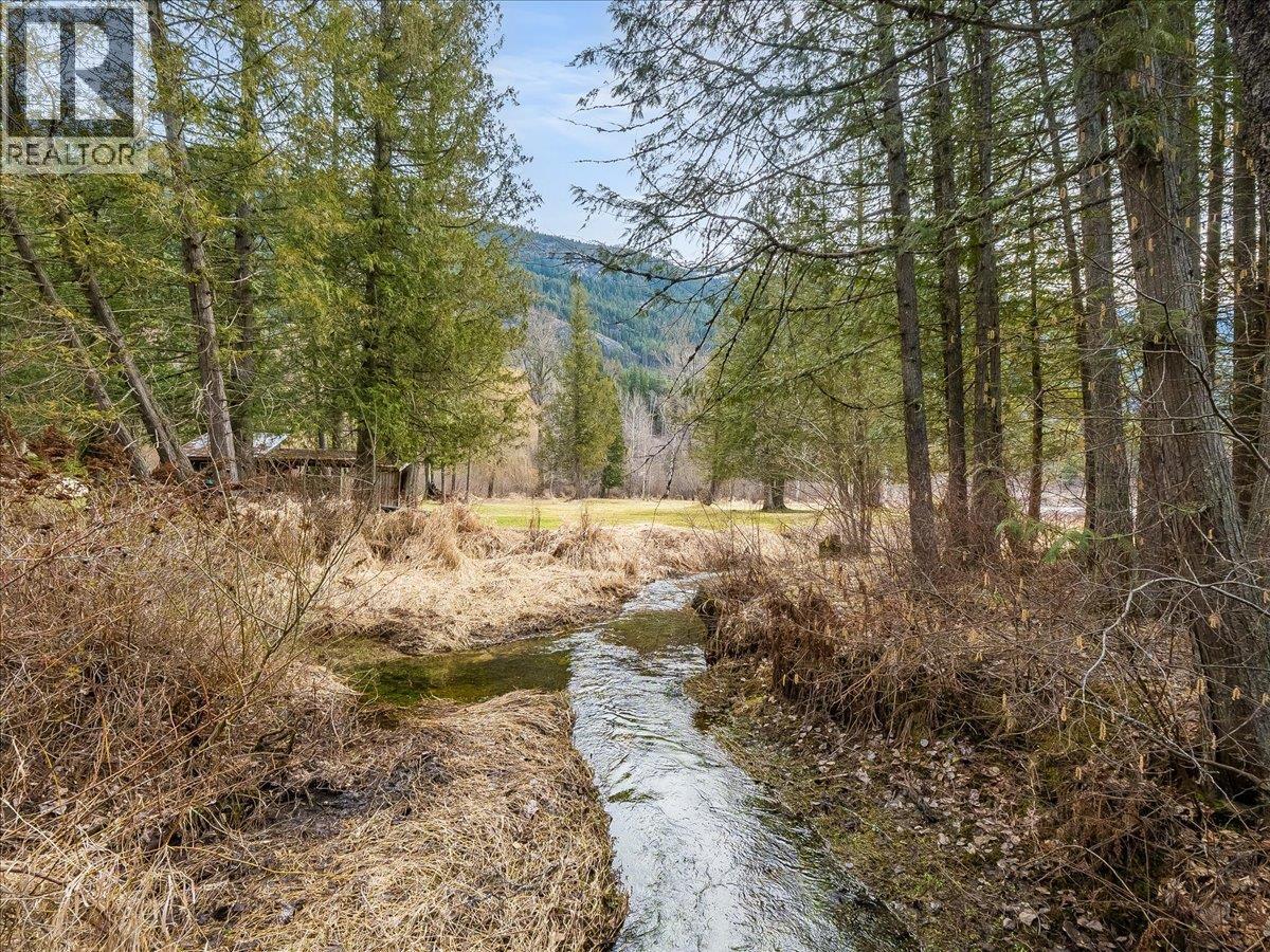  2827 Evin Road, Slocan Park