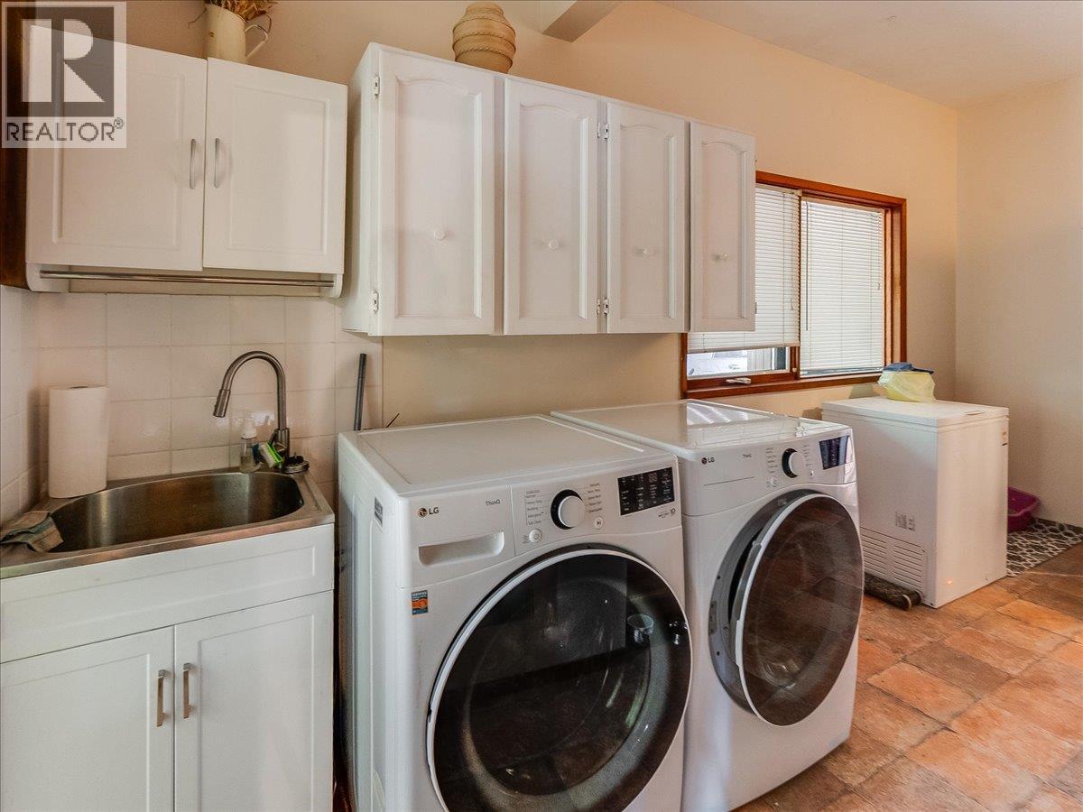  2827 Evin Road, Slocan Park