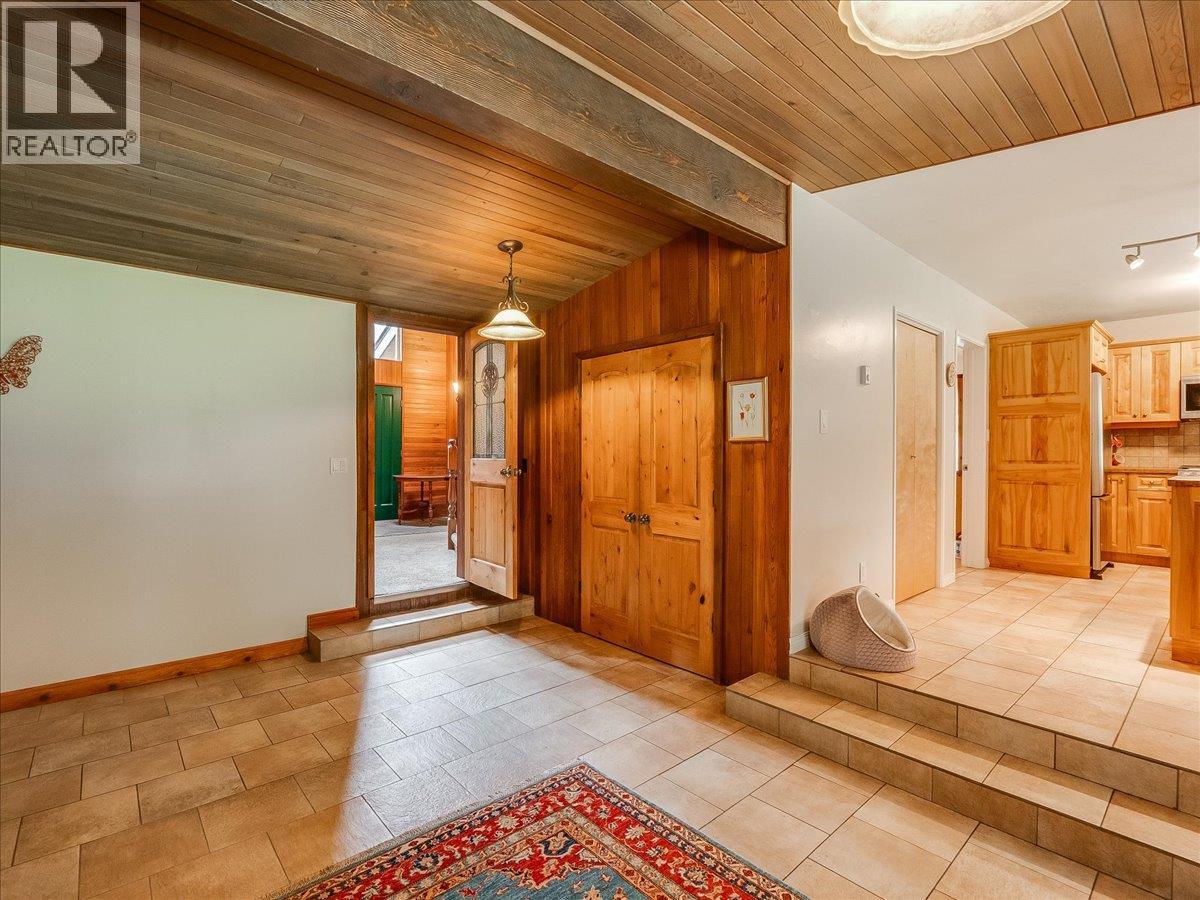  2827 Evin Road, Slocan Park