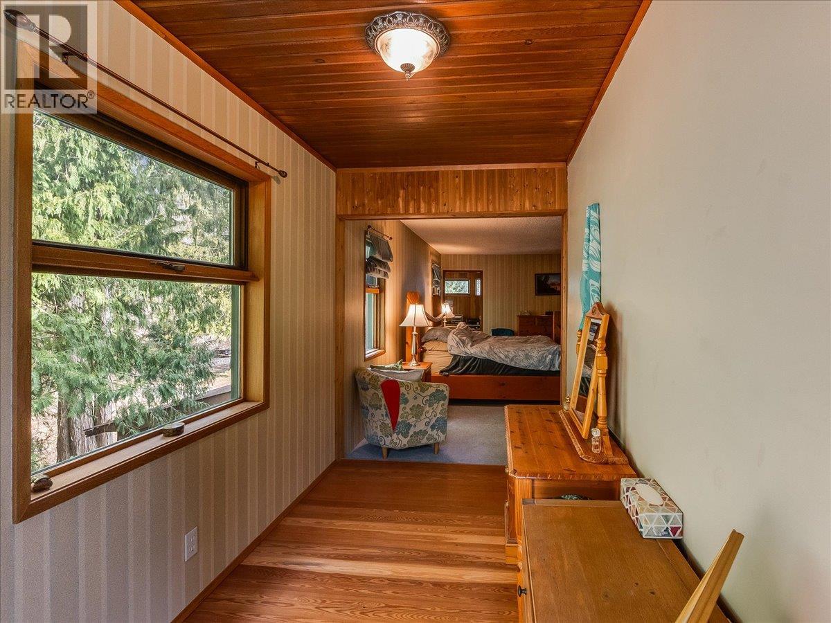  2827 Evin Road, Slocan Park