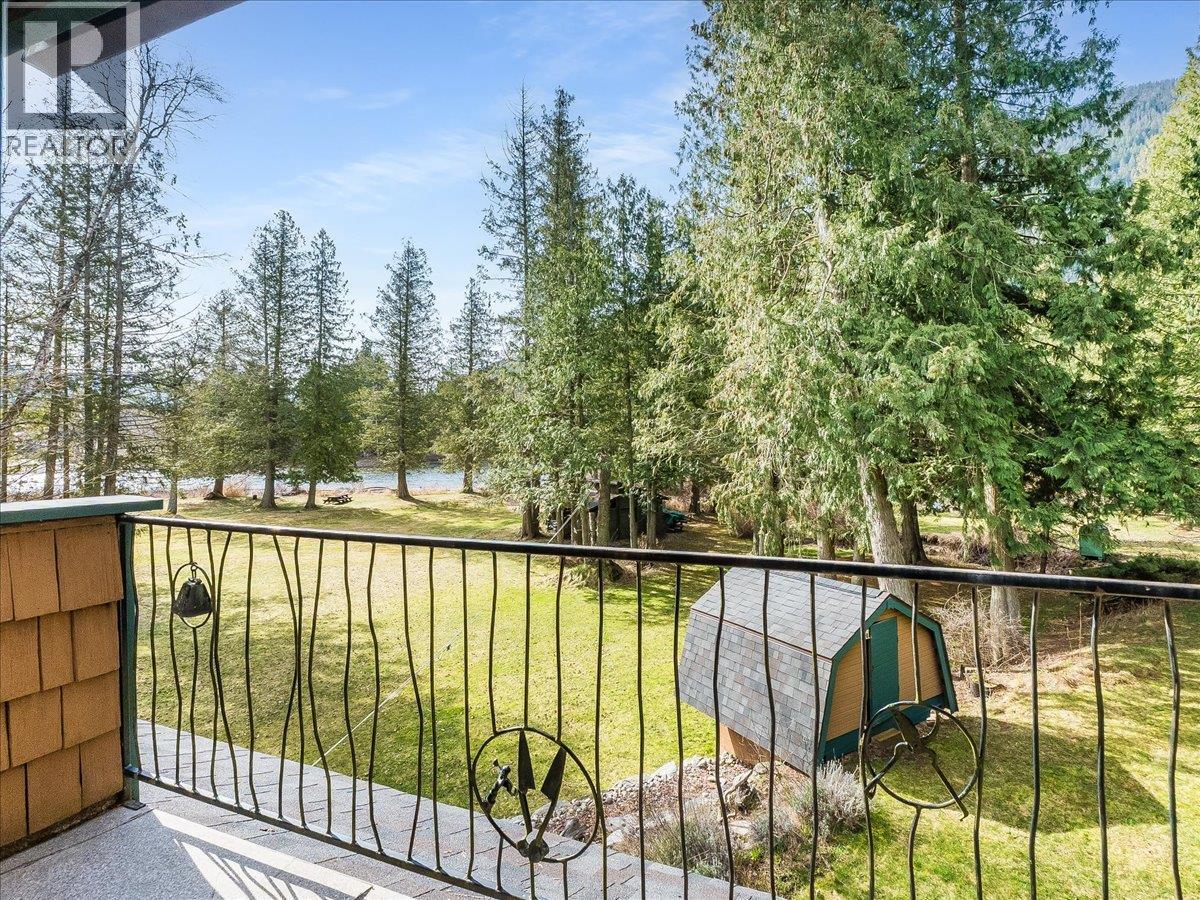  2827 Evin Road, Slocan Park