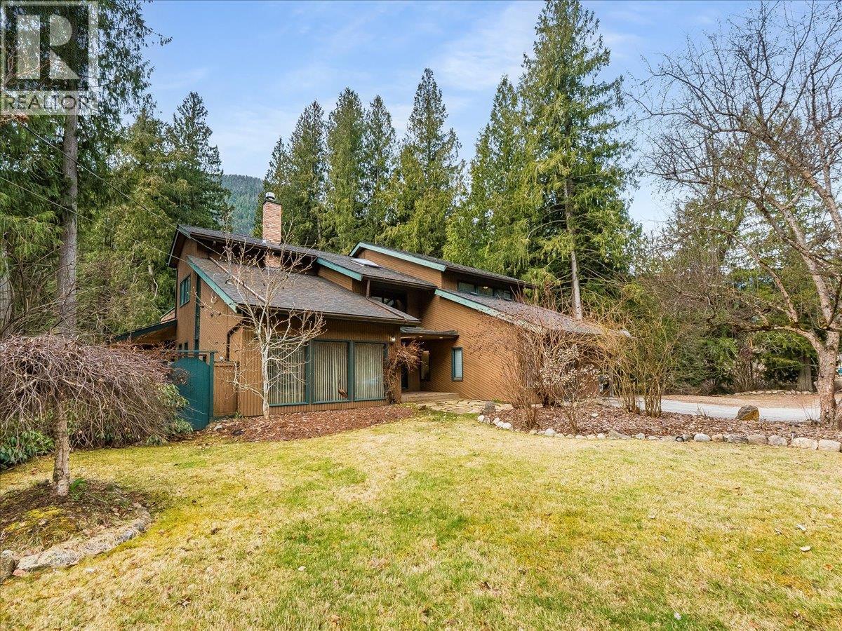  2827 Evin Road, Slocan Park