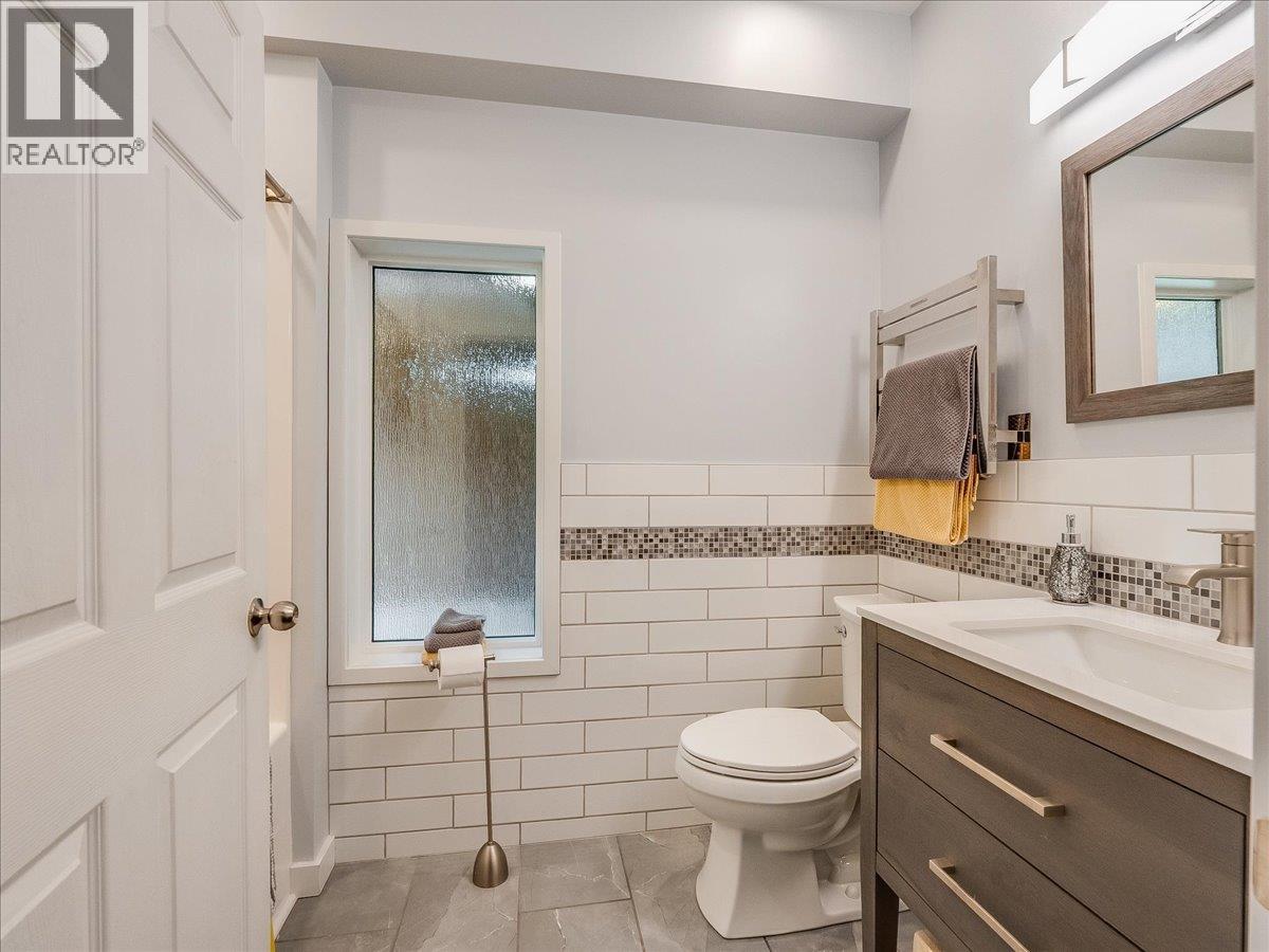  2827 Evin Road, Slocan Park