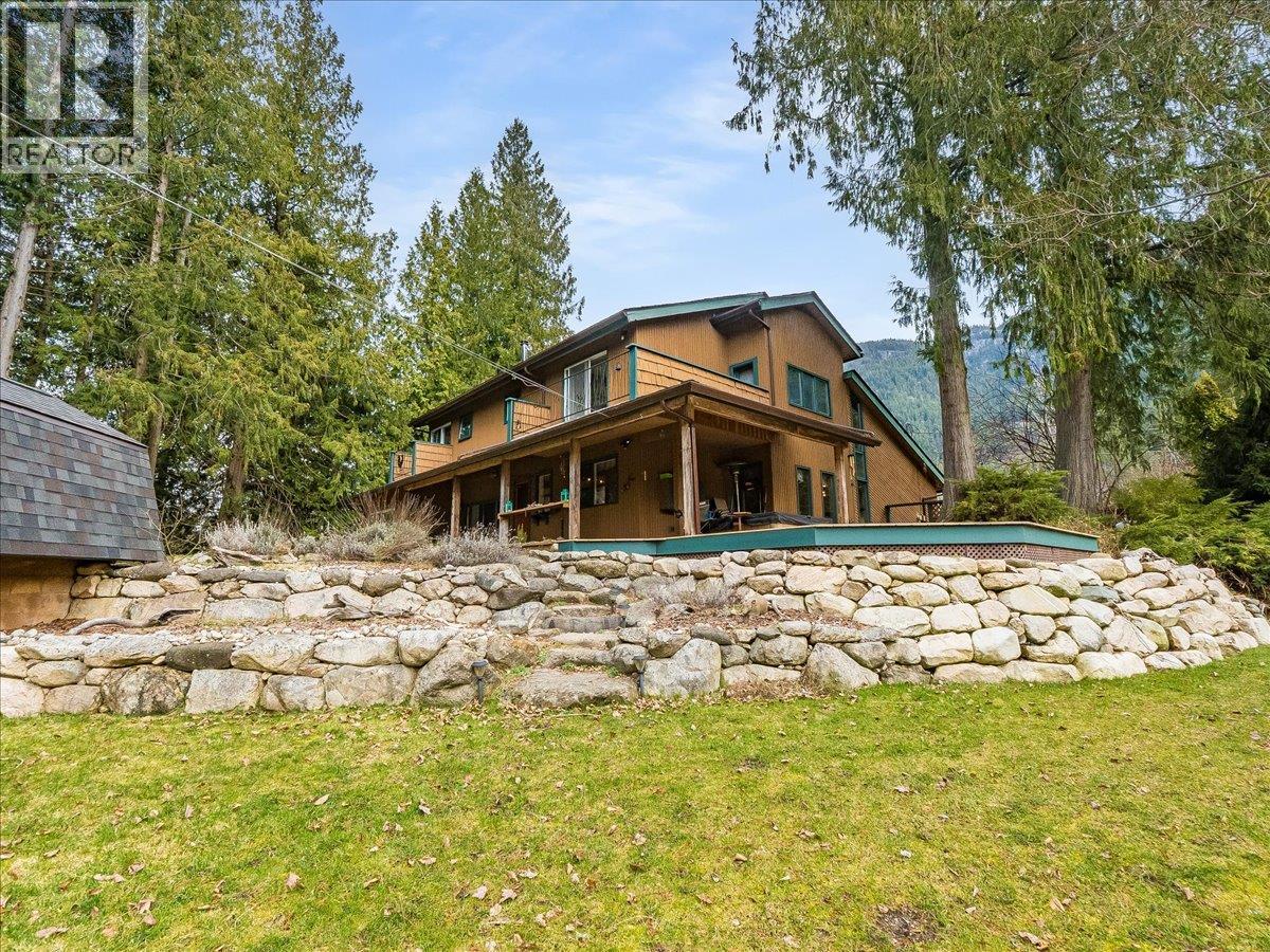  2827 Evin Road, Slocan Park
