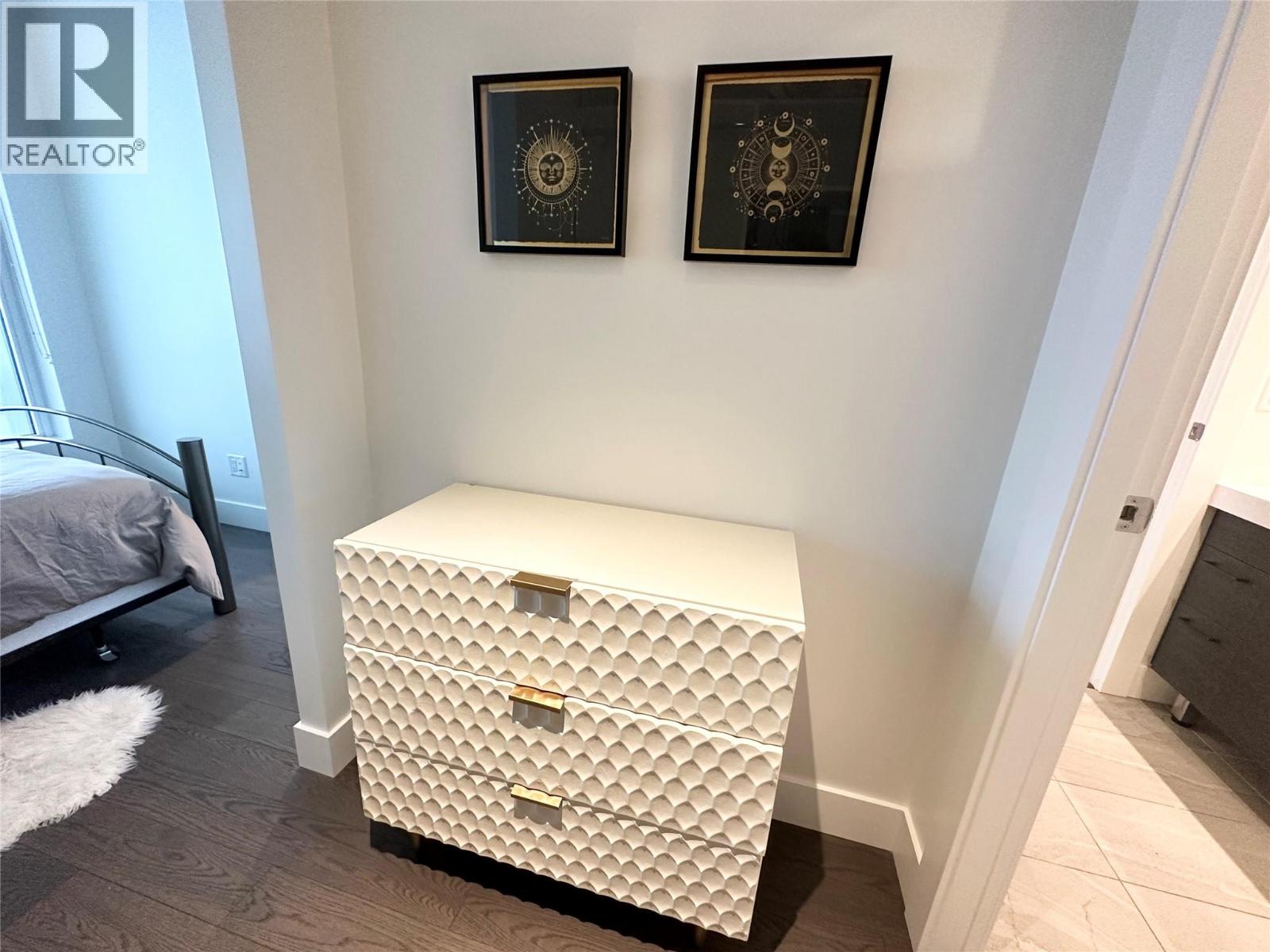 #1006 1181 SUNSET DRIVE - 9