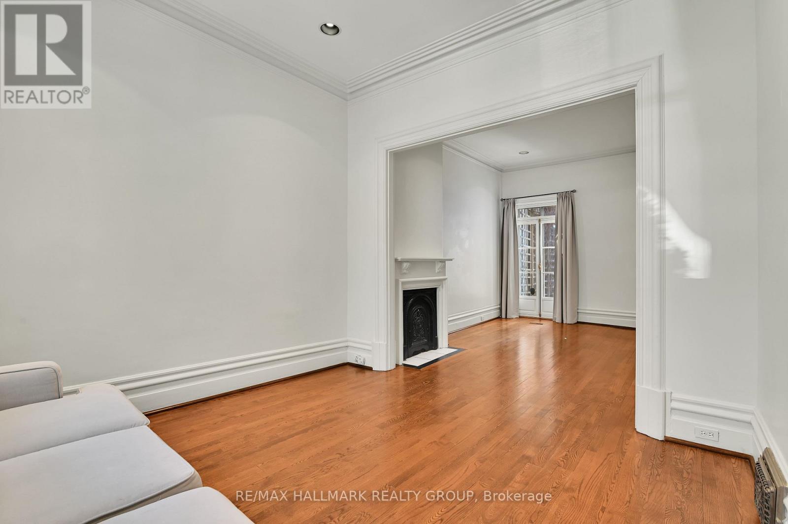 Main floor - Living Room