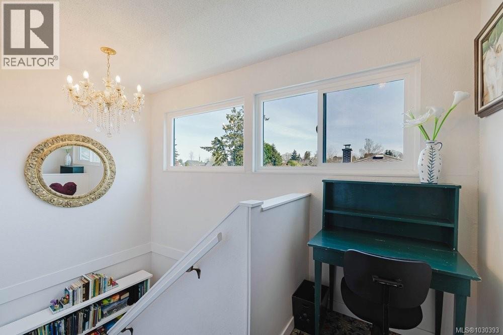 #4 1318 VINING ST - 18