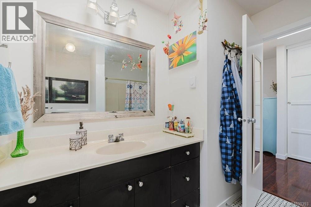 #4 1318 VINING ST - 26