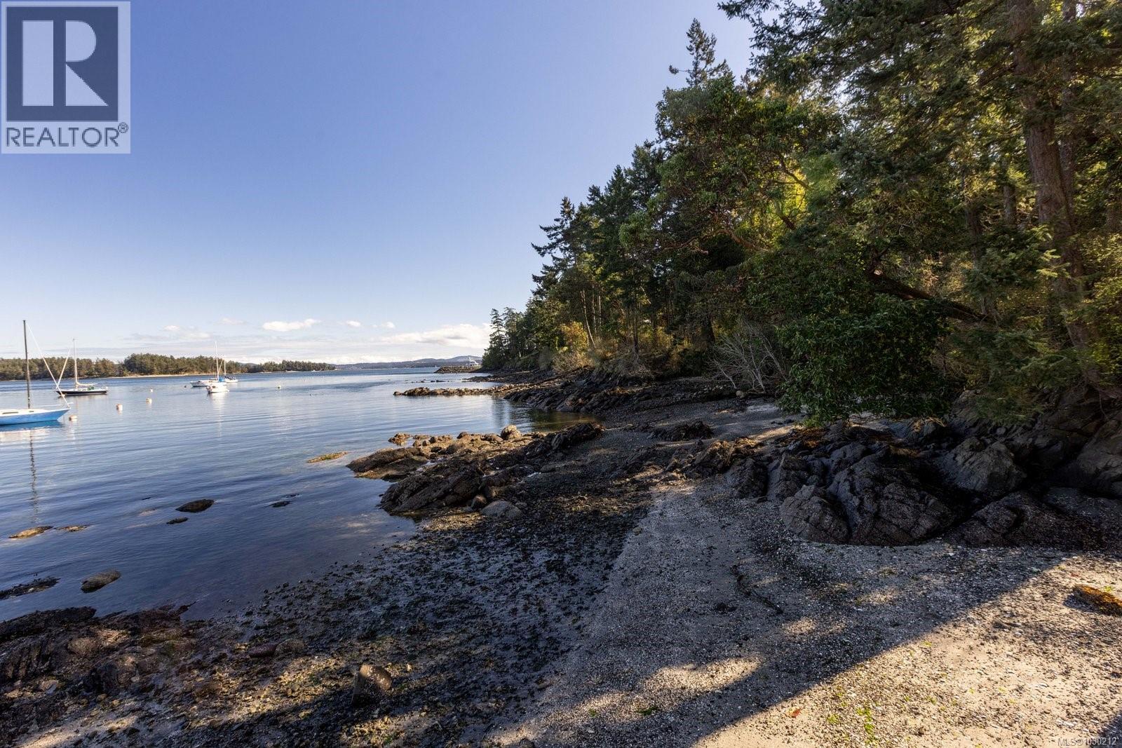  2220 Dolphin Road, North Saanich