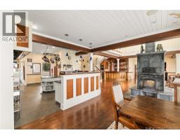 Enclosed porch - 3482 Route 134, Shediac Cape, NB E4P3J4 Photo 11