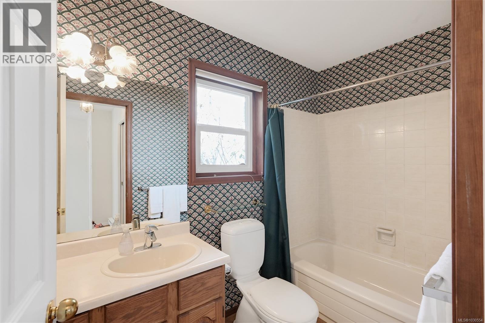 2105 WINDSOR RD - 26