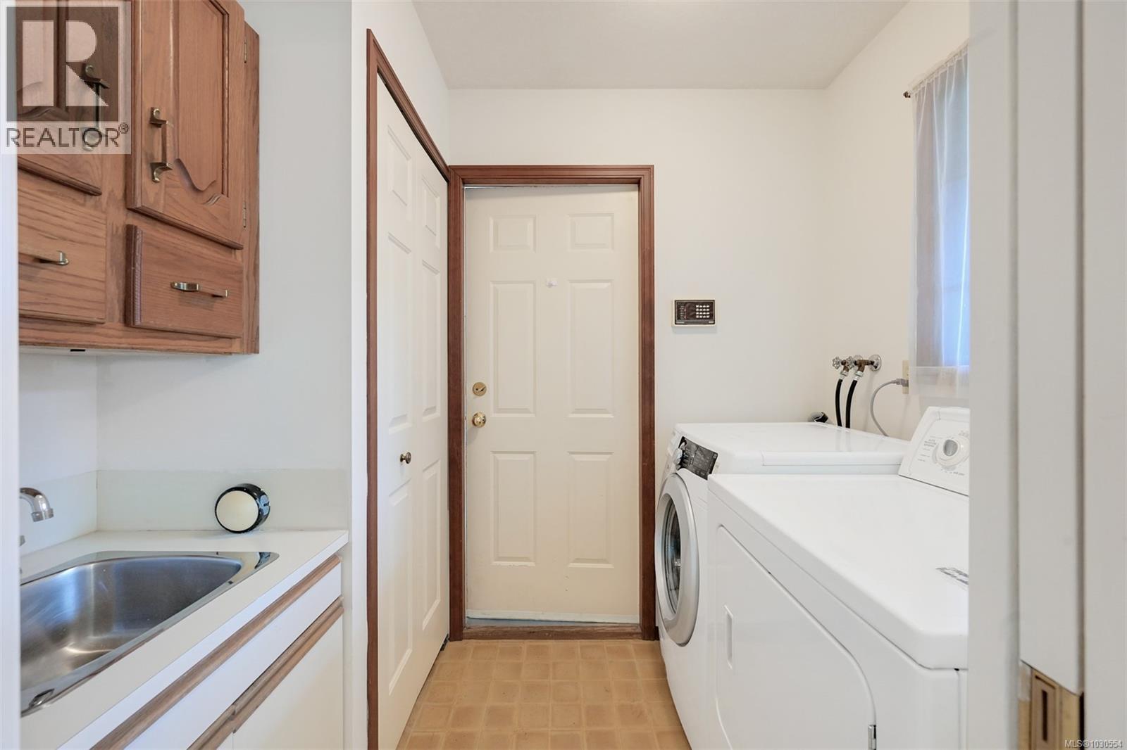 2105 WINDSOR RD - 27