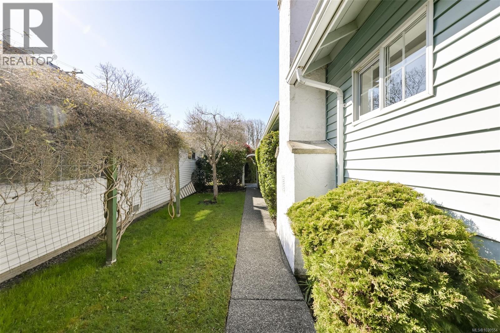 2105 WINDSOR RD - 30