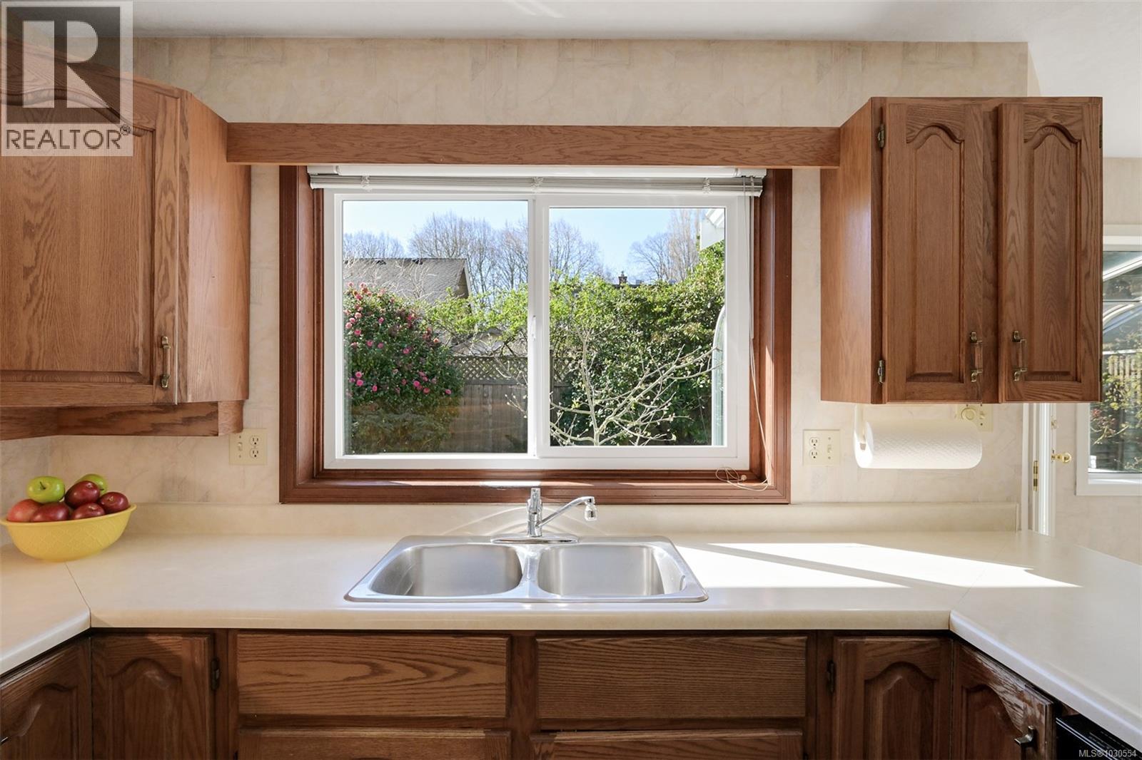 2105 WINDSOR RD - 12