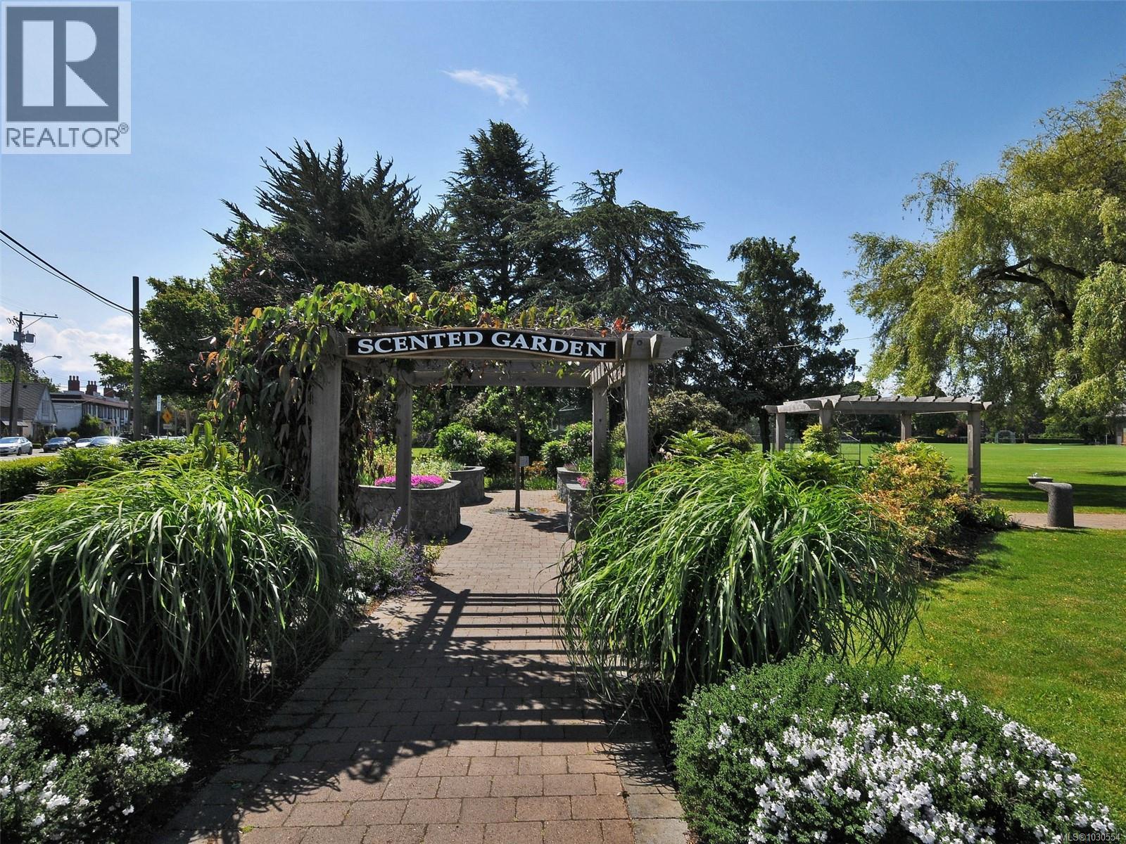 2105 WINDSOR RD - 53