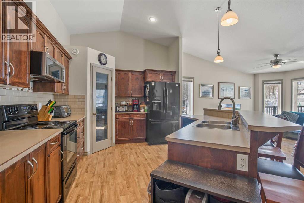 5543 52 Avenue Close, Innisfail