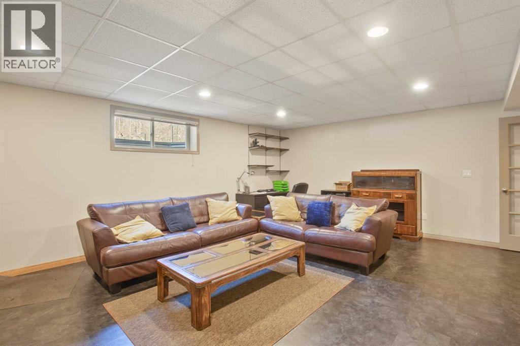 5543 52 Avenue Close, Innisfail