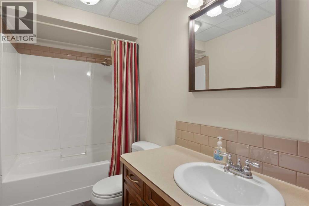 5543 52 Avenue Close, Innisfail