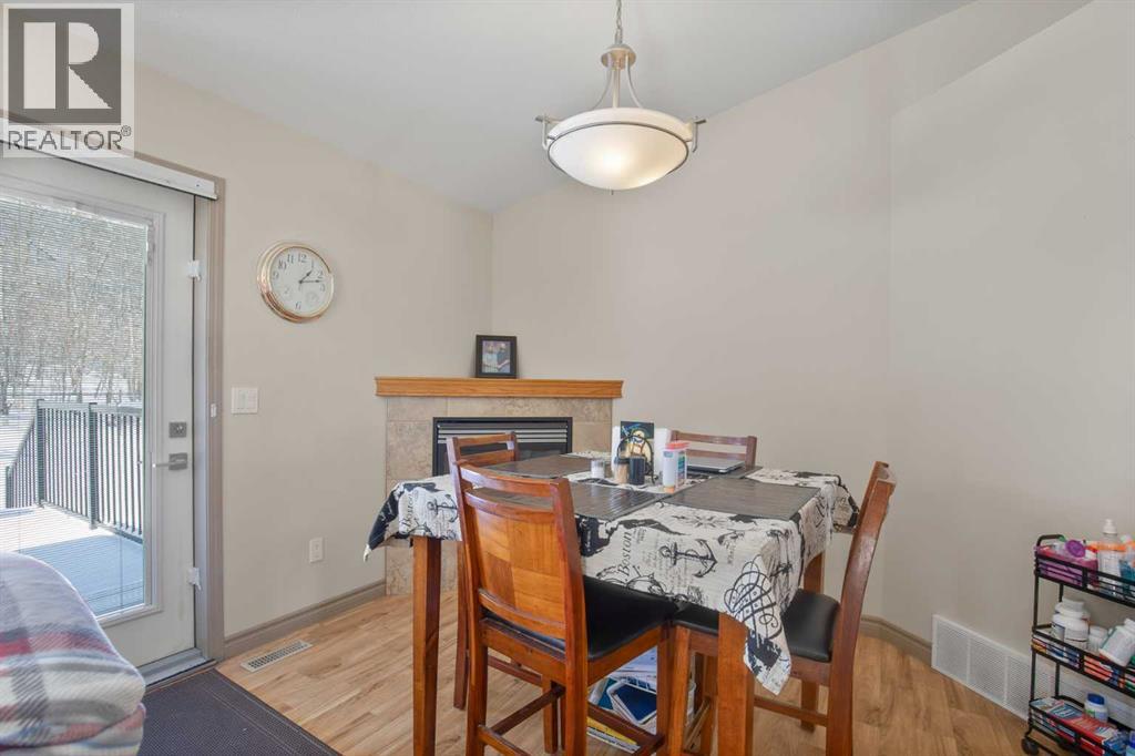 5543 52 Avenue Close, Innisfail