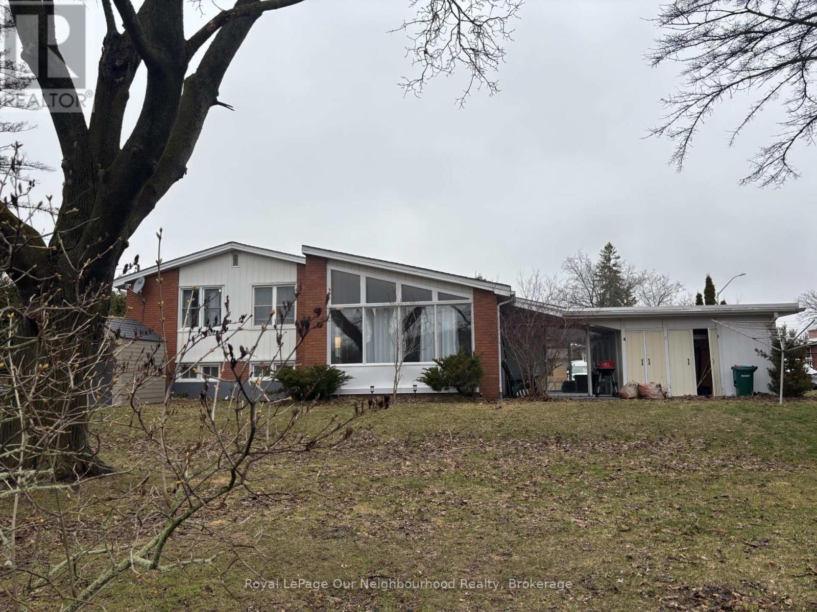 66 SIDNEY CRESCENT - 23